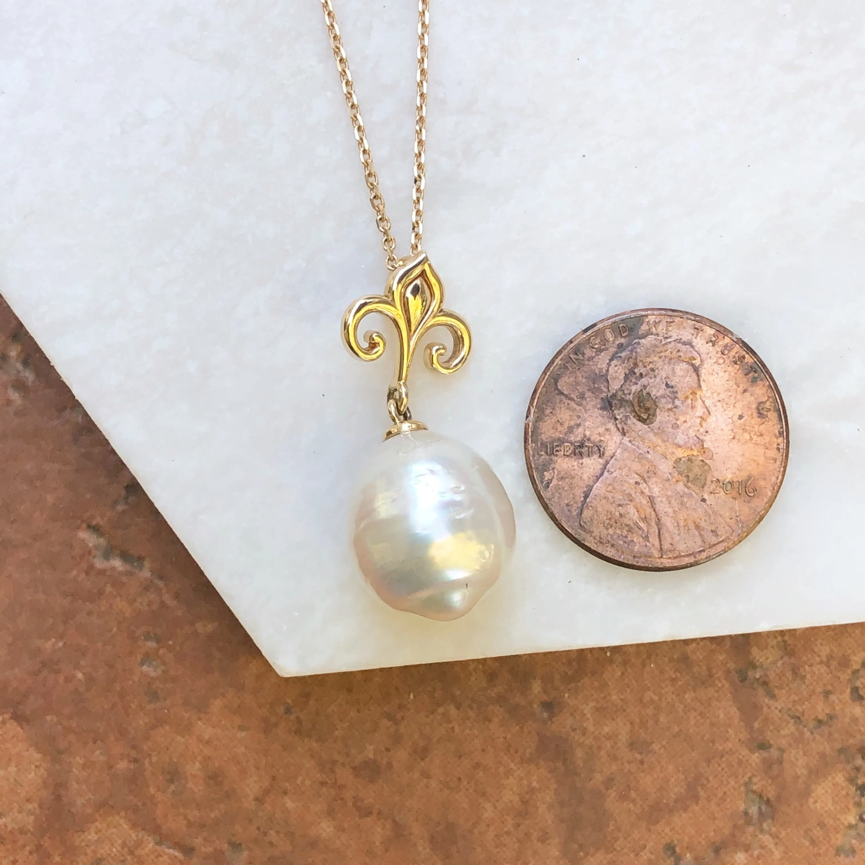 14KT Yellow Gold Paspaley Pearl Fleur de Lis Pendant Chain Necklace 18"