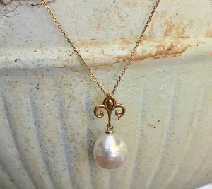 14KT Yellow Gold Paspaley Pearl Fleur de Lis Pendant Chain Necklace 18"
