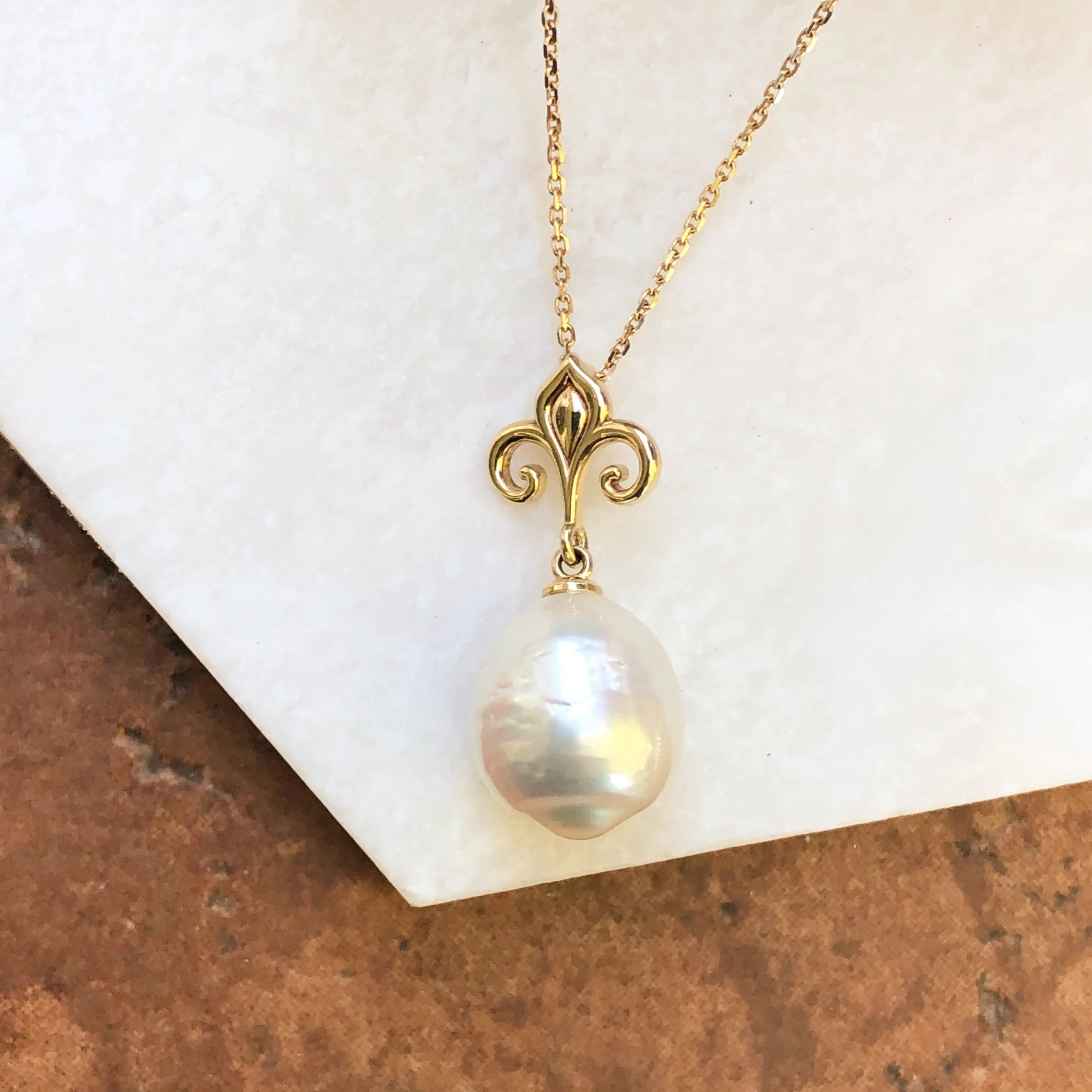 14KT Yellow Gold Paspaley Pearl Fleur de Lis Pendant Chain Necklace 18"