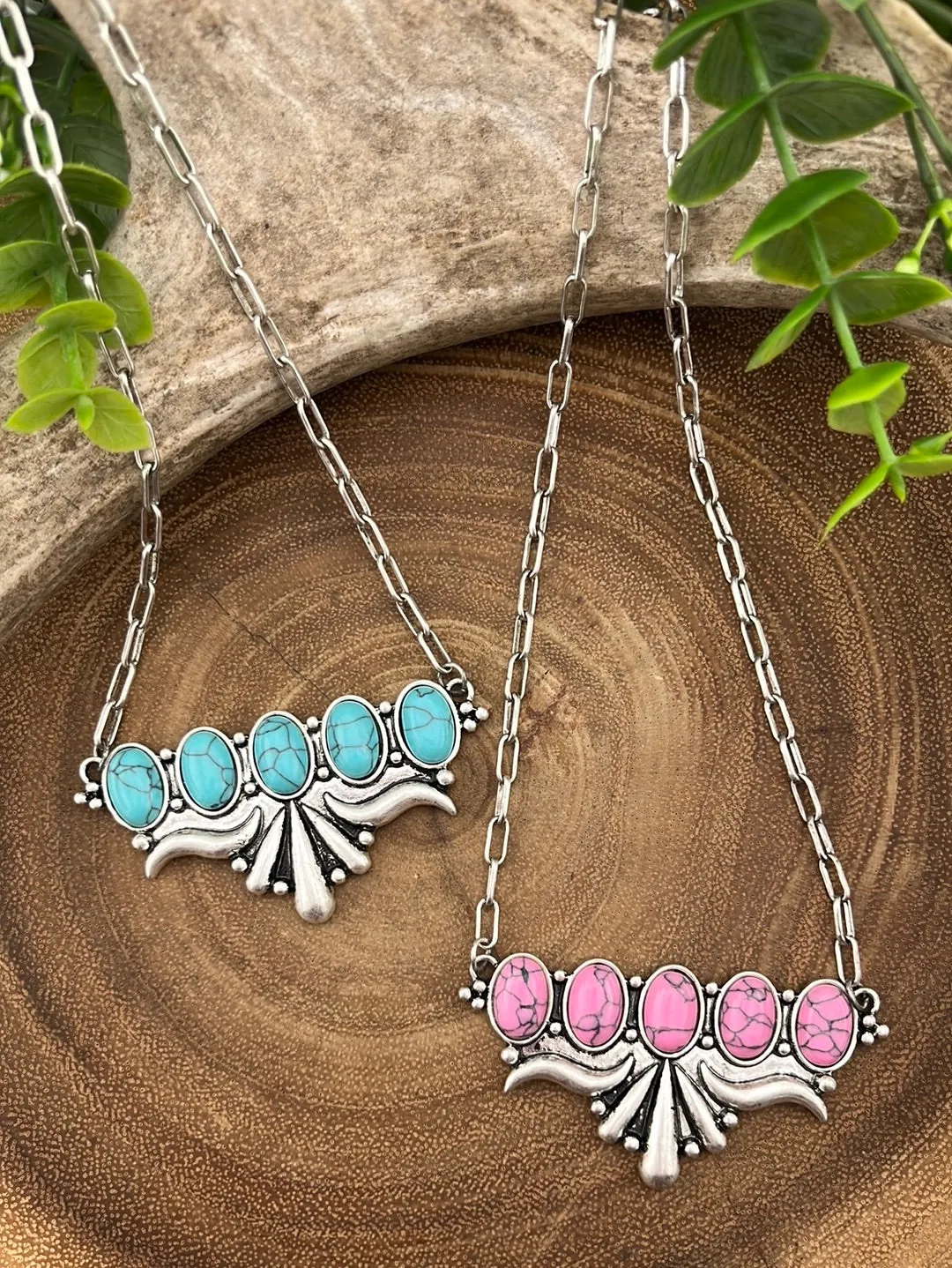 Abigail Fashion Link Chain With 5 Oval Flourish Pendant - 18"