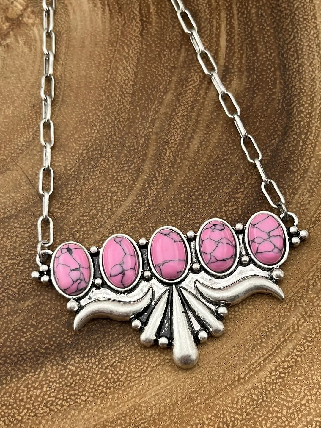 Abigail Fashion Link Chain With 5 Oval Flourish Pendant - 18"