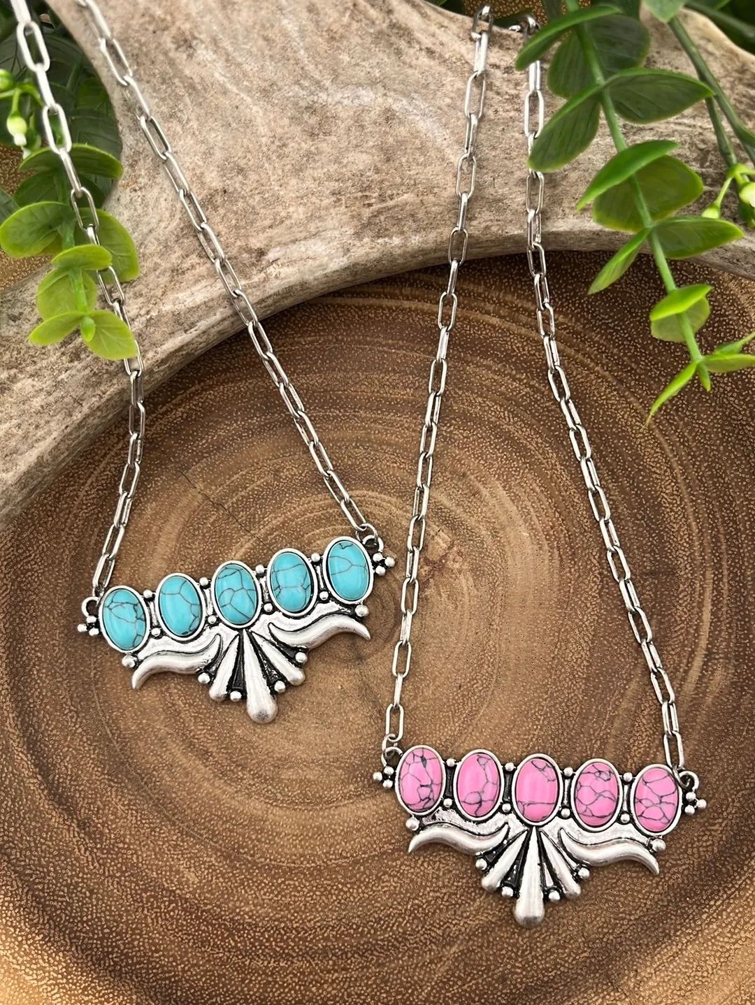 Abigail Fashion Link Chain With 5 Oval Flourish Pendant - 18"