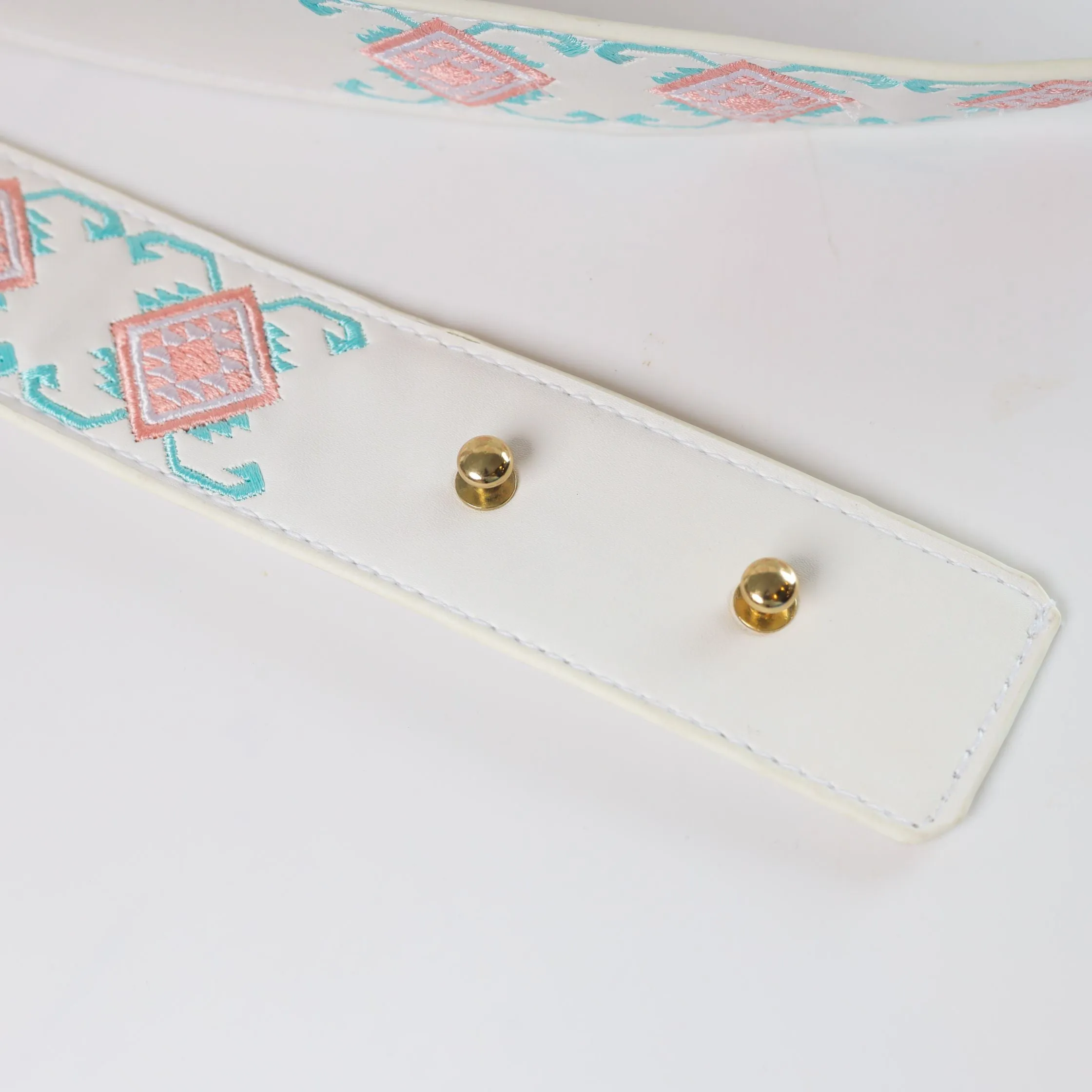 Abstract Embroidered Curved Crossbag - White