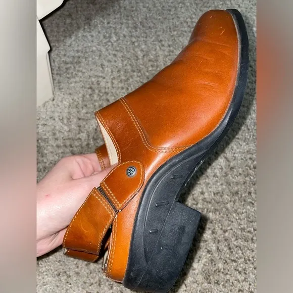 Ariat Sport Womens Mule In Smooth Chestnut Leather With Convertible Heel