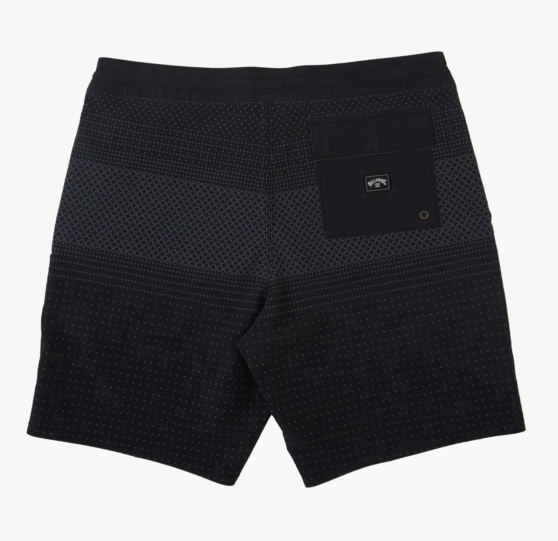 BILLABONG BOYS TRIBONG 19" BOARD SHORT