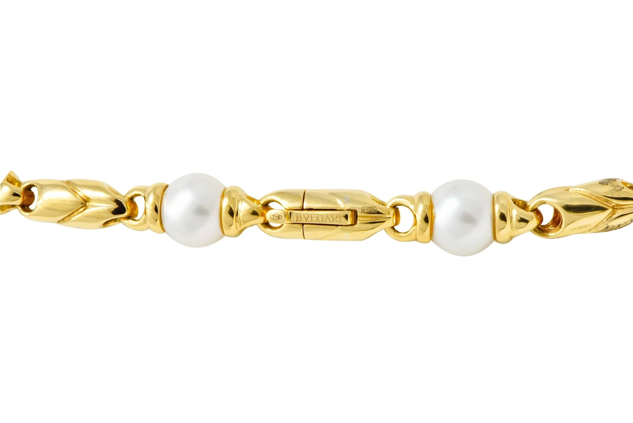 Bulgari 1980 Cultured Pearl 18 Karat Yellow Gold Link Necklace
