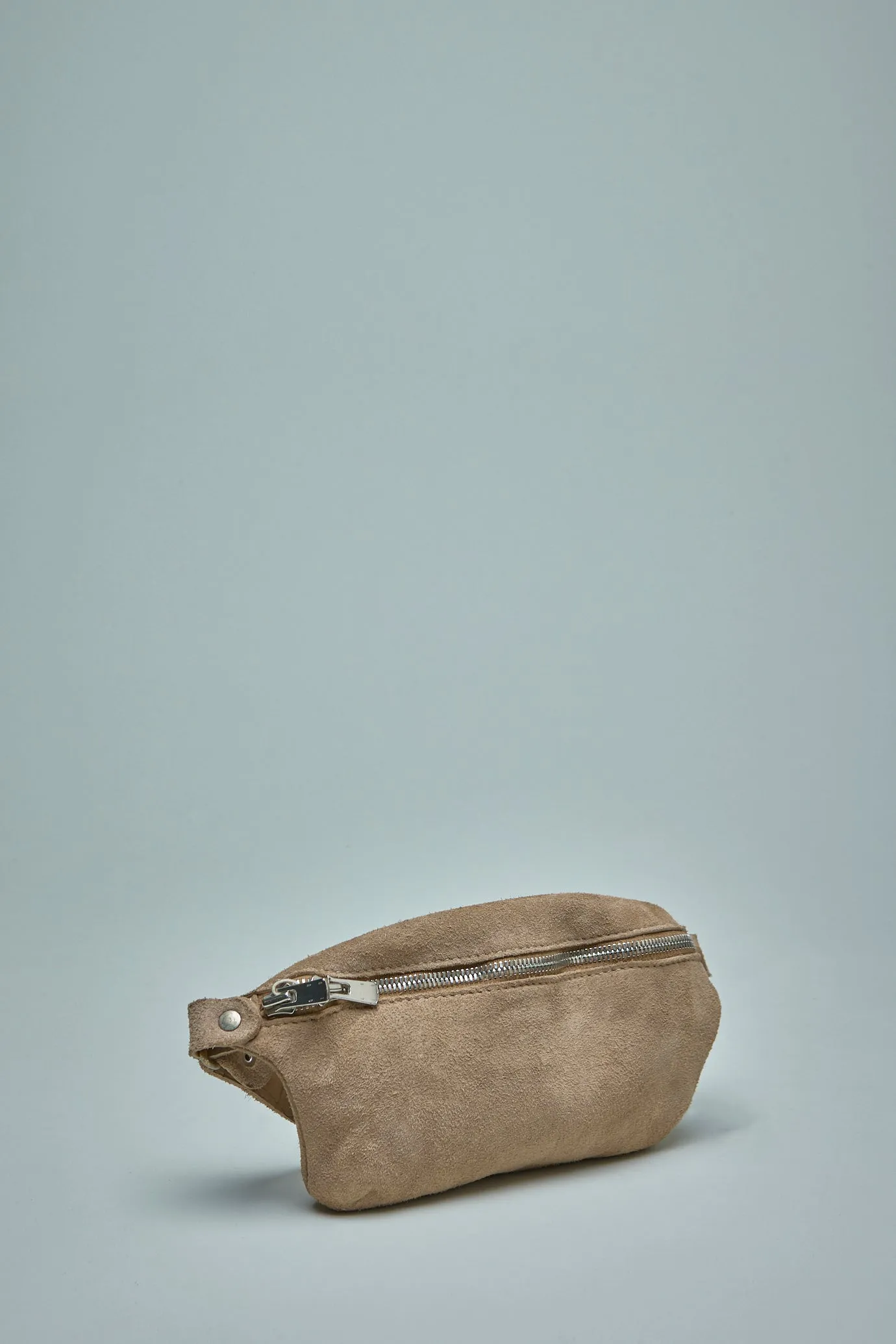 BV06 Soft Horse Reverse Small Fanny Bag