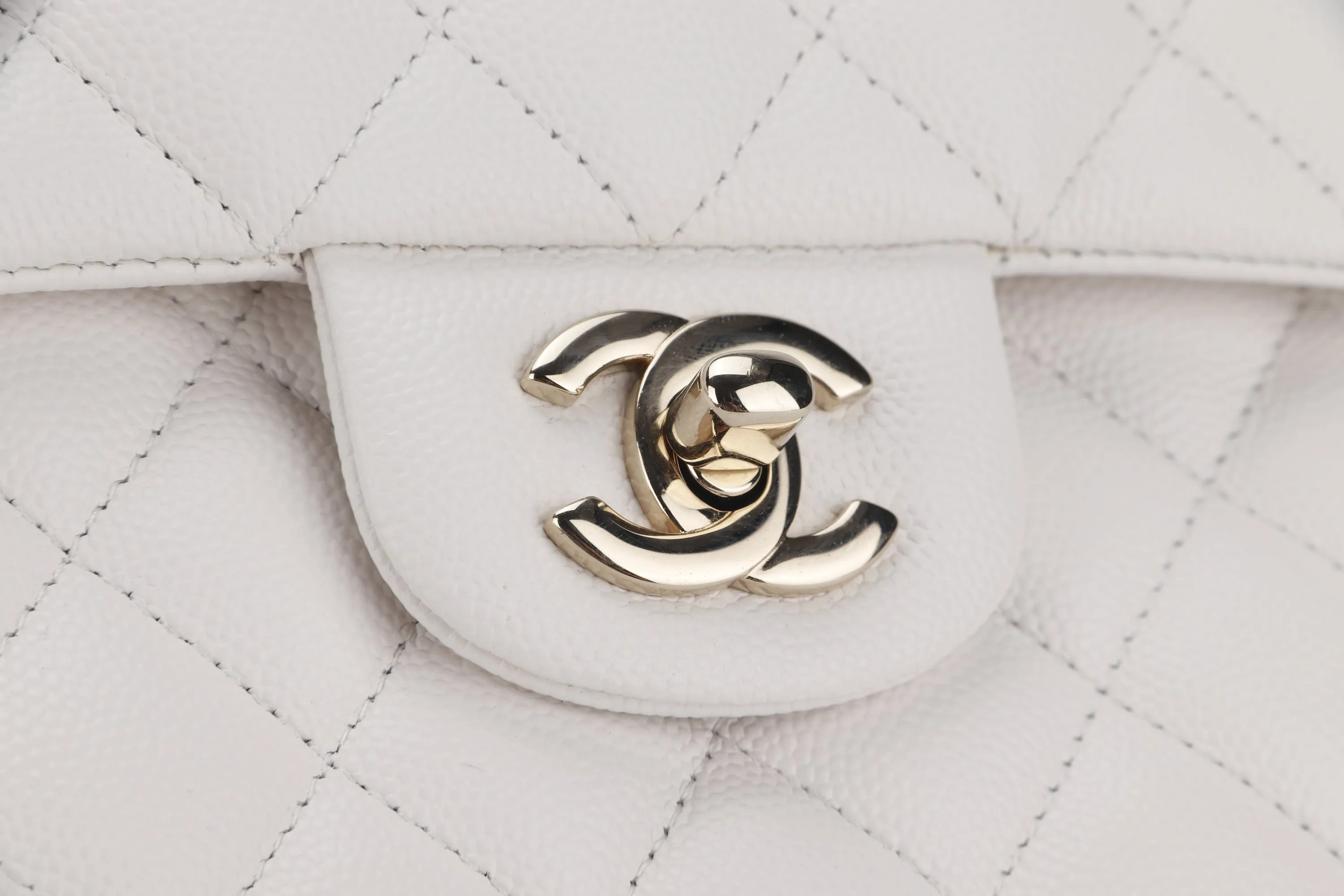 CHANEL FLAP CLUTH (2851xxxx) OFF WHITE QUILTED CAVIAR LEATHER WITH GOLD CHAIN, WITH CARD, DUST COVER & BOX