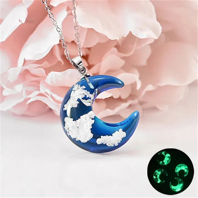 Chic Transparent Resin Round Ball Moon Pendant Necklace