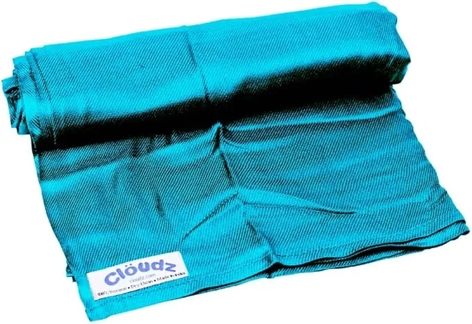 Cloudz Compact Travel Blanket - Sky Blue