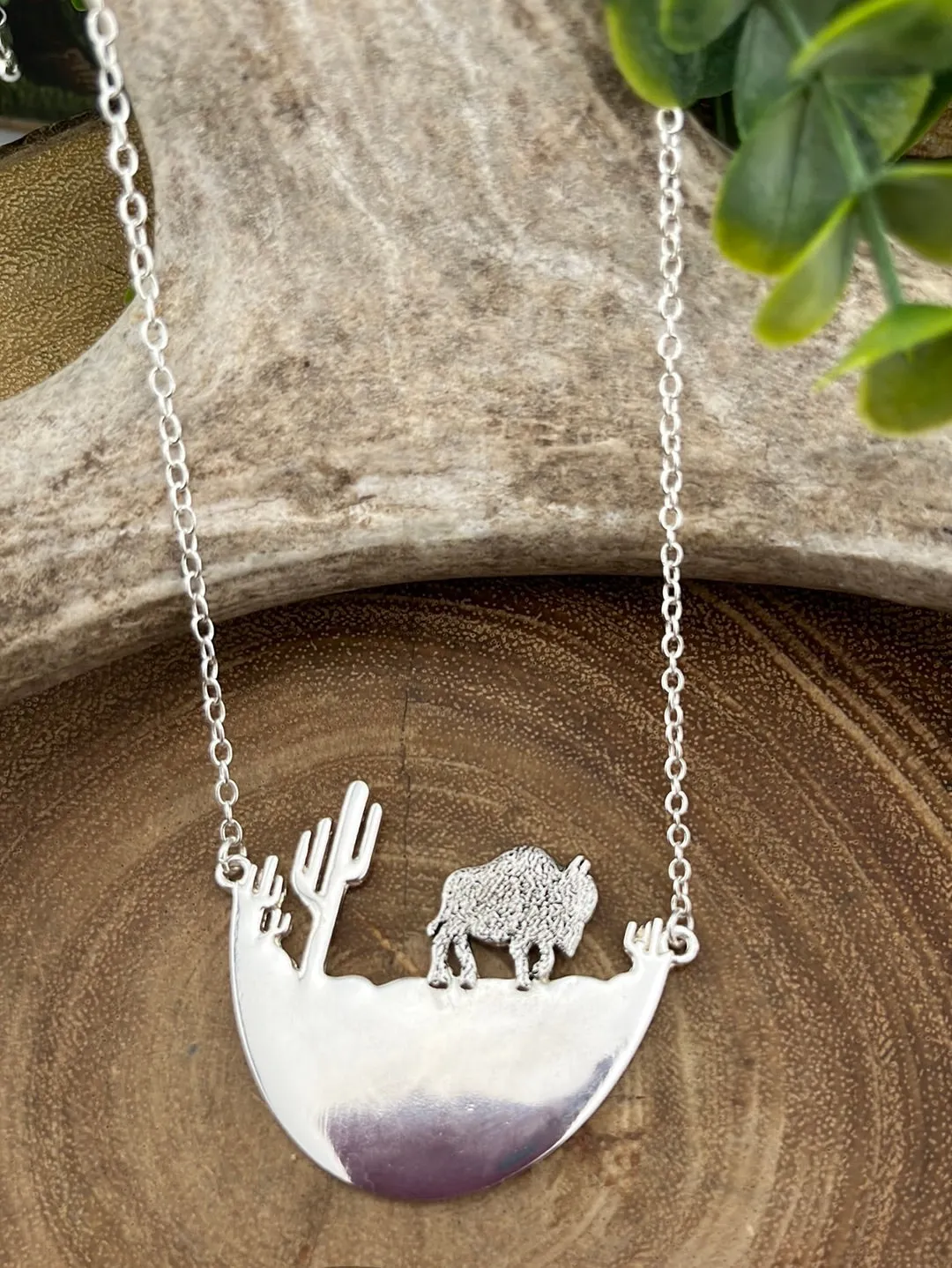 Falcon Ridge Buffalo Cutout Fashion Silver Link Chain - 22"