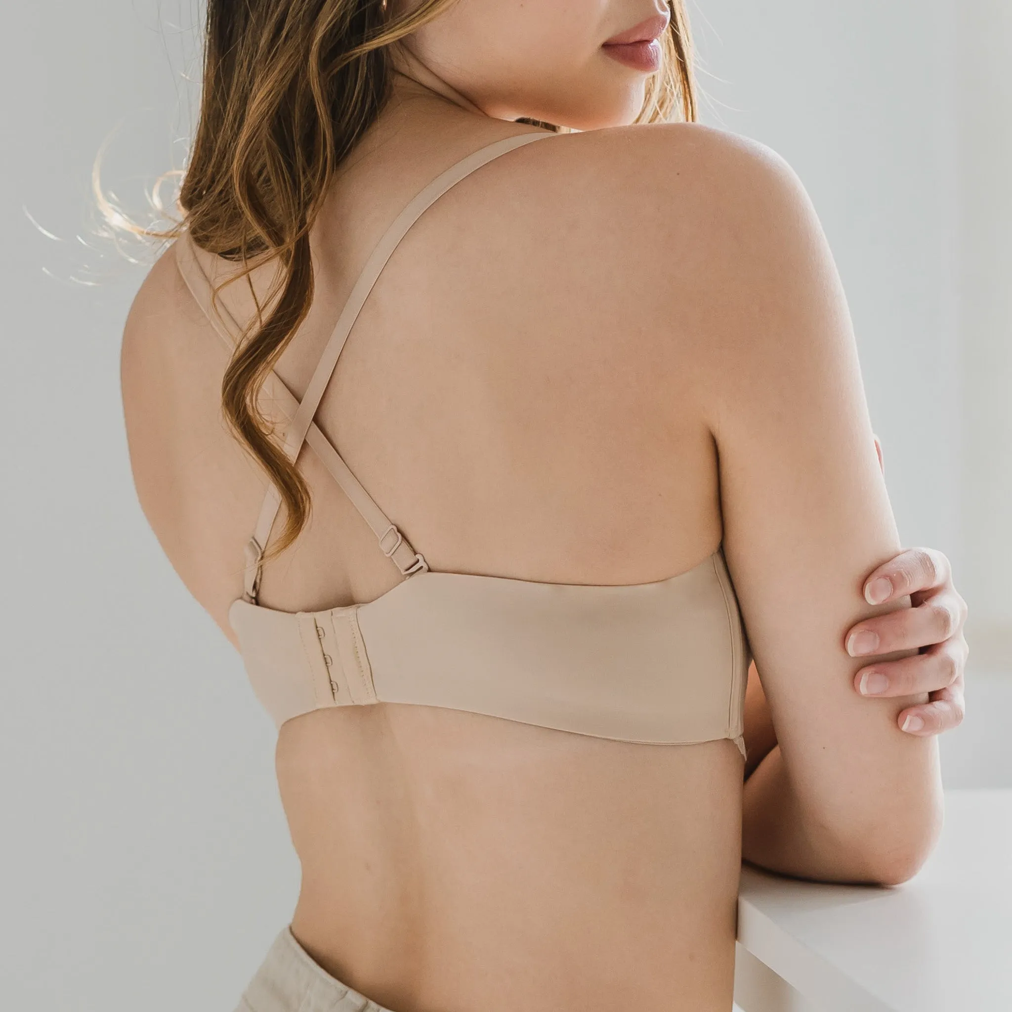 Flexi-Modal! Lightly-Lined Convertible Seamless Wireless Bra in Latte Nude