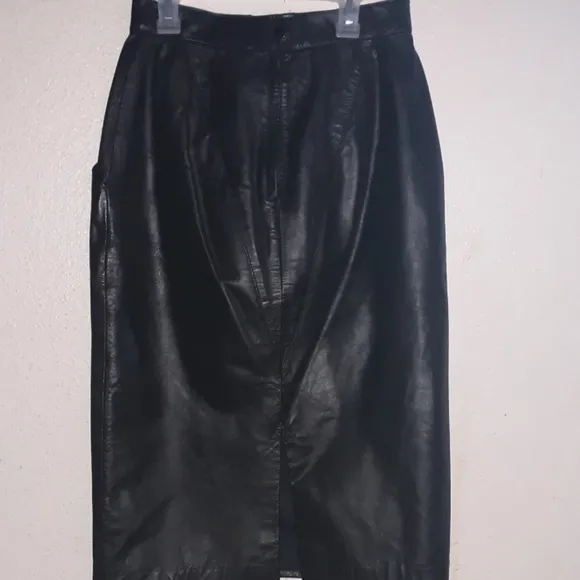 Genuine leather skirt
