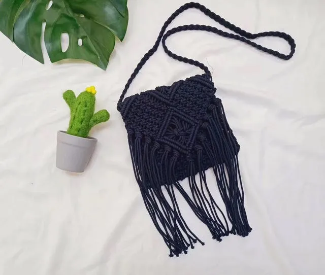 Hot-Selling Bohemian-Style Woven Bag for Women, Vintage Artisan Handwoven Design with Hollow Out Details, Straw Weaving, Tassel Accents C-20231019-3