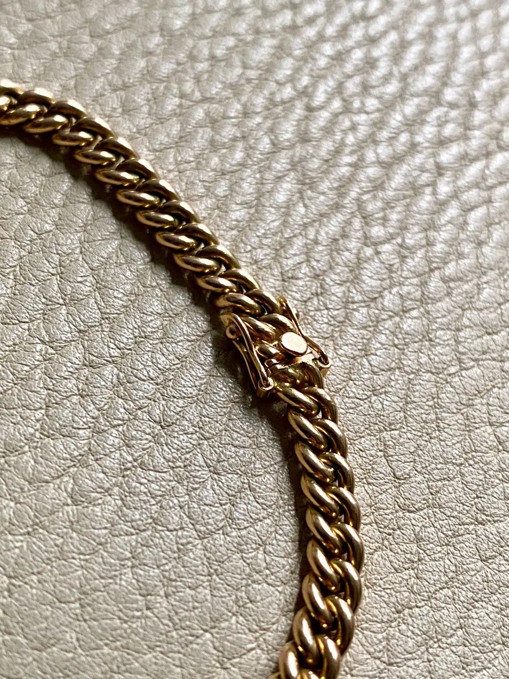 Italian vintage - Dense round curb link bracelet in 18k yellow gold - 7.25 inch length