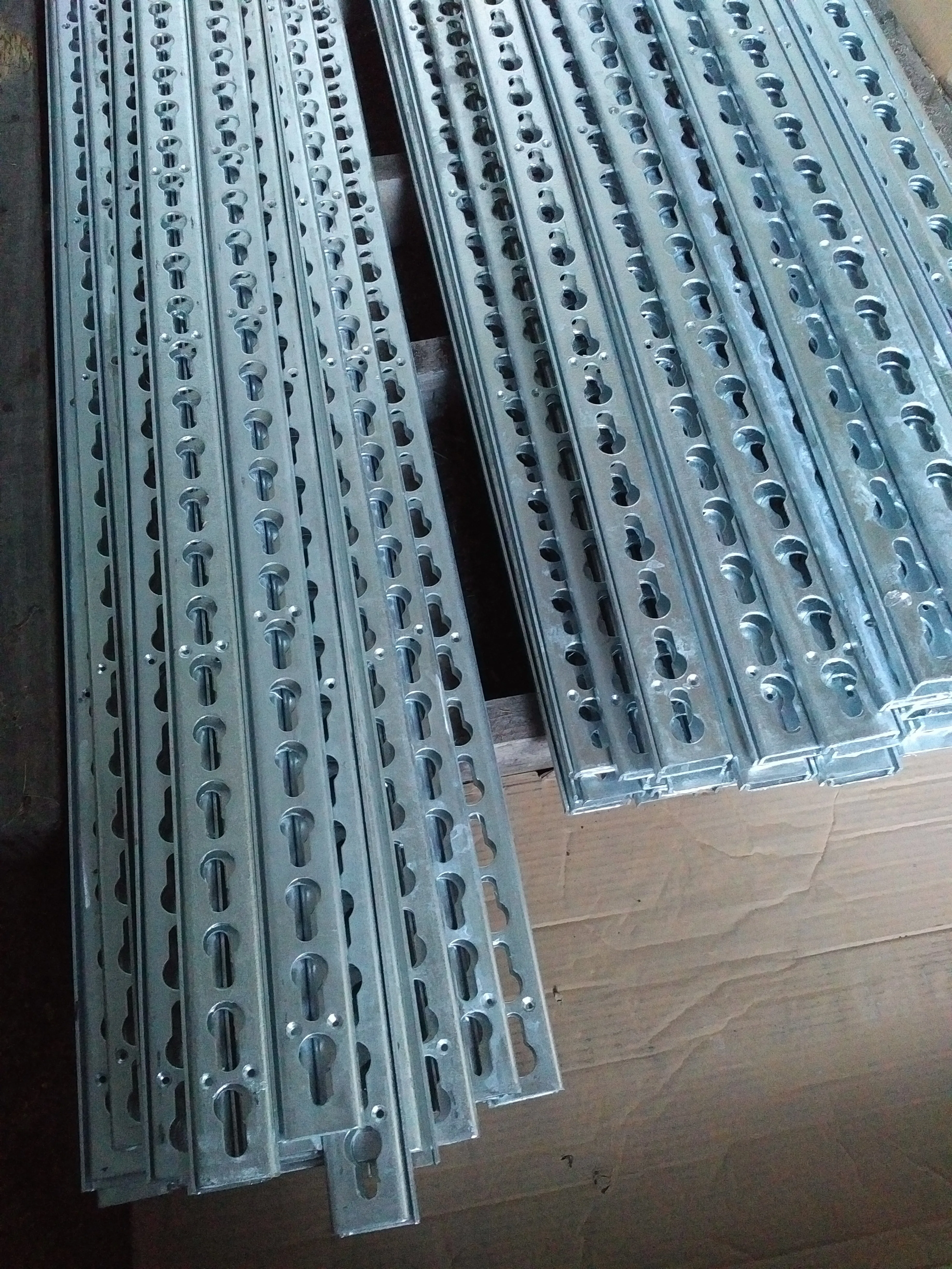 Keyhole Jump Strips - Galvanised Steel (each)