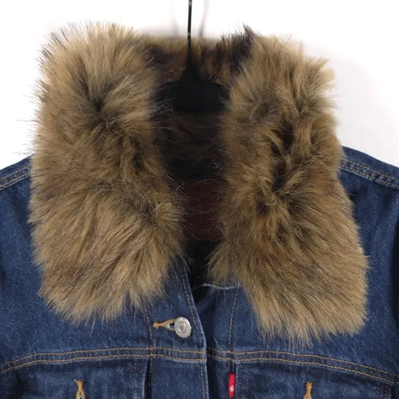 LEVI’S Ex-boyfriend Trucker Denim Jacket Faux Fur Collar Quilted Lining SMALL