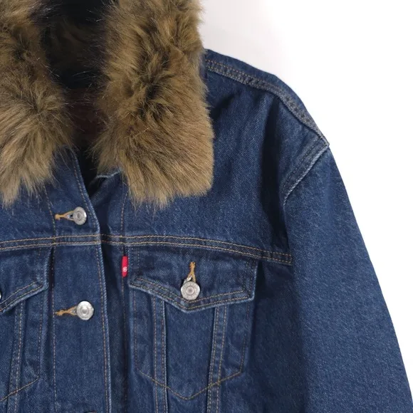 LEVI’S Ex-boyfriend Trucker Denim Jacket Faux Fur Collar Quilted Lining SMALL
