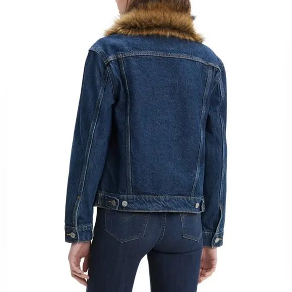 LEVI’S Ex-boyfriend Trucker Denim Jacket Faux Fur Collar Quilted Lining SMALL