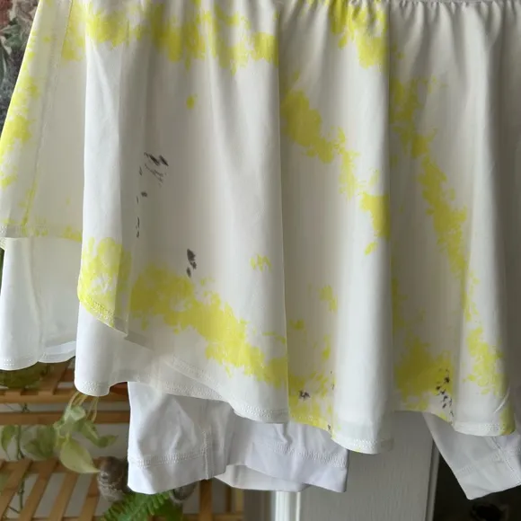 Lululemon court rival HR skirt