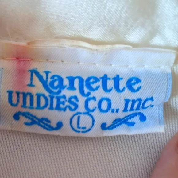 Nanette Undies Vintage Quilted Satiny cream Bed Jacket large
