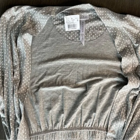 NWT A Pea In The Pod Robe Light Grey White Polka Dots