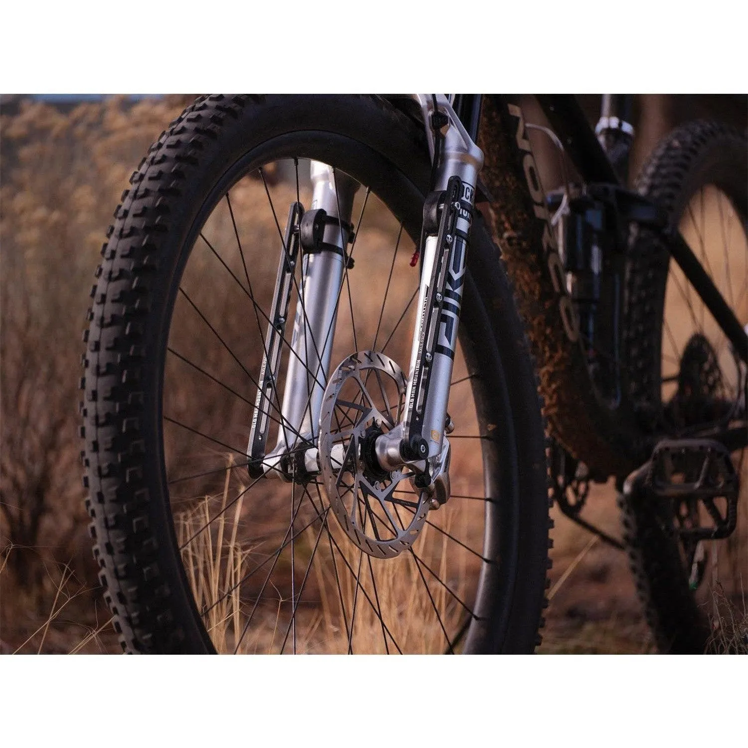 Old Man Mountain Axle Pack