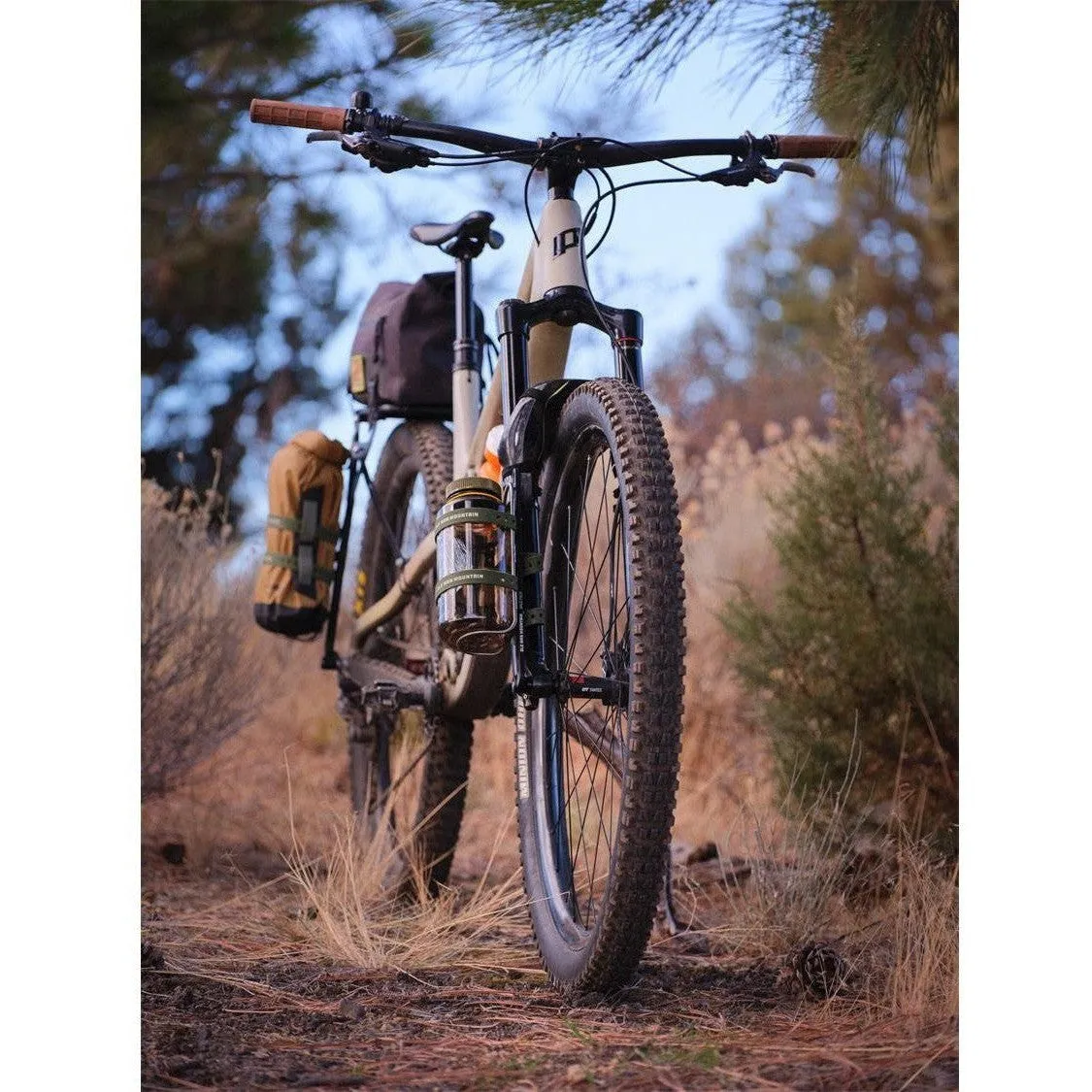 Old Man Mountain Axle Pack