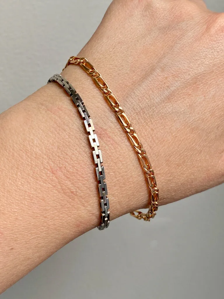 Portuguese Vintage 19.2 Karat Rose Gold Unique Oblong Curb Link Bracelet - 8 inch length