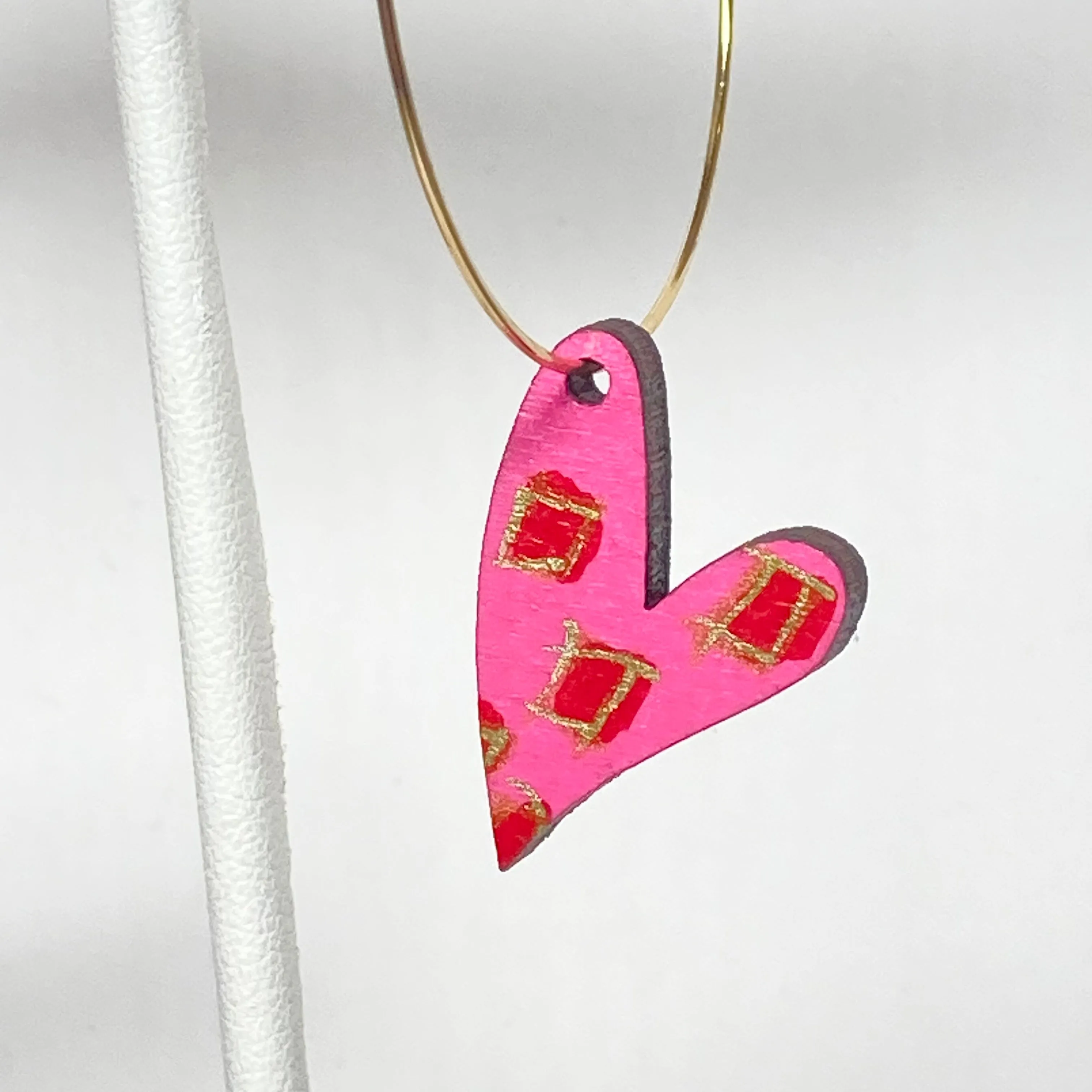 REVERSIBLE HEART HOOPS