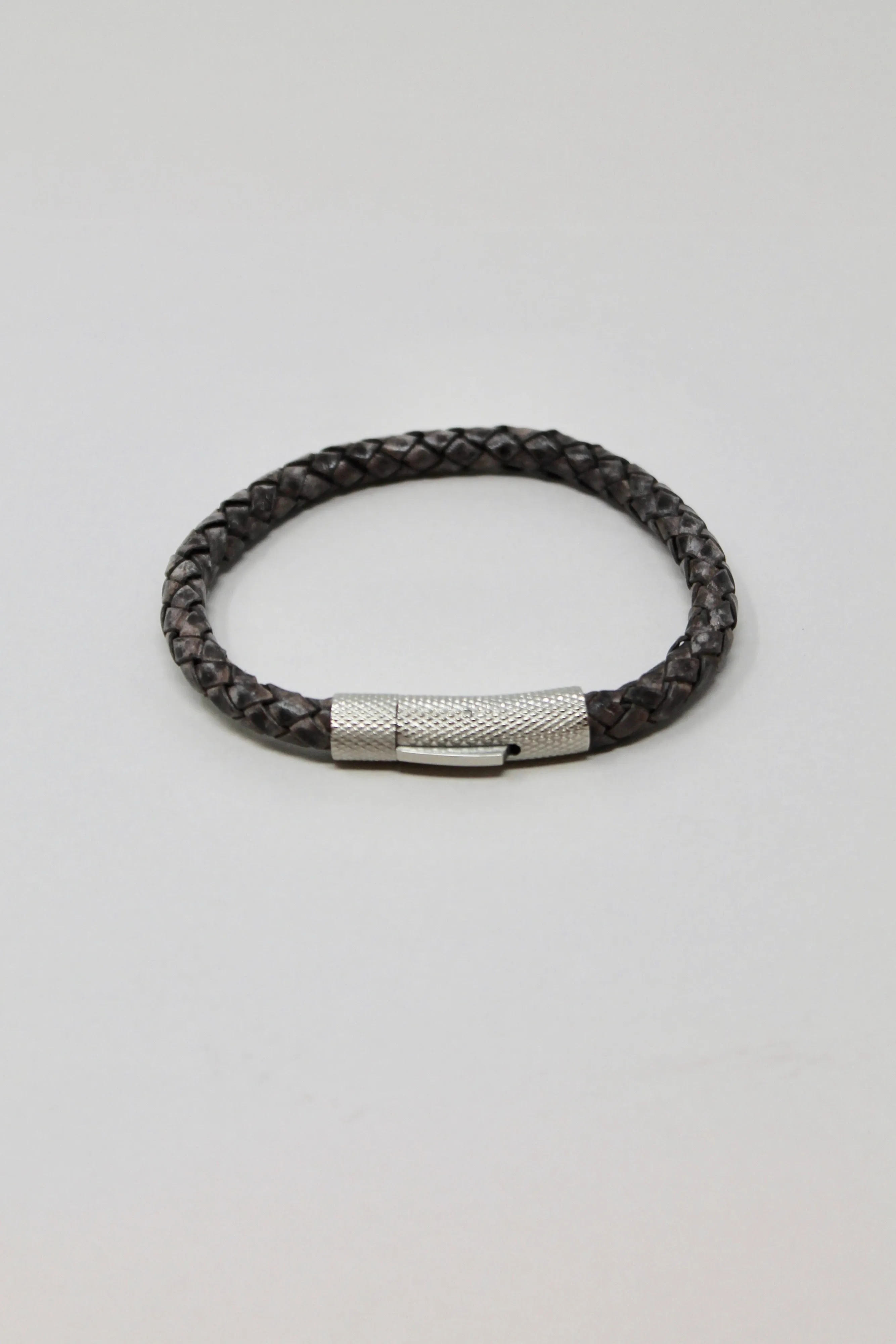 Stelck Leather Strap • Stainless Steel Clasp