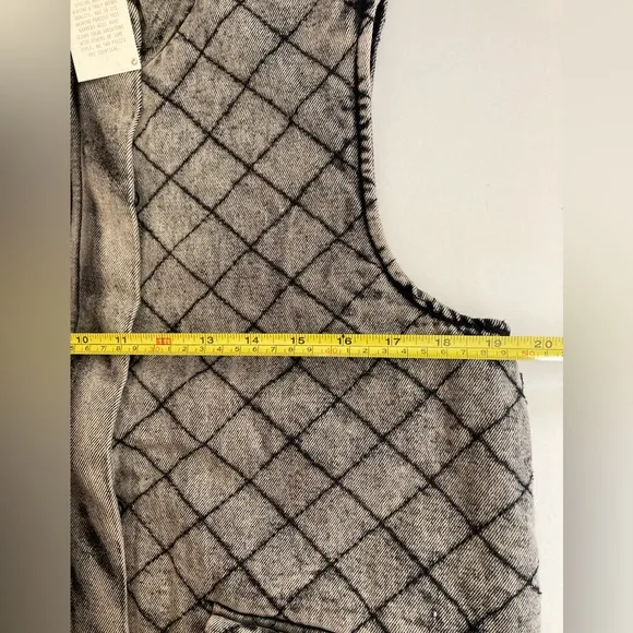 Stoosh Vintage Denim | NWT Women’s Sleeveless Quilted Button Front Vest