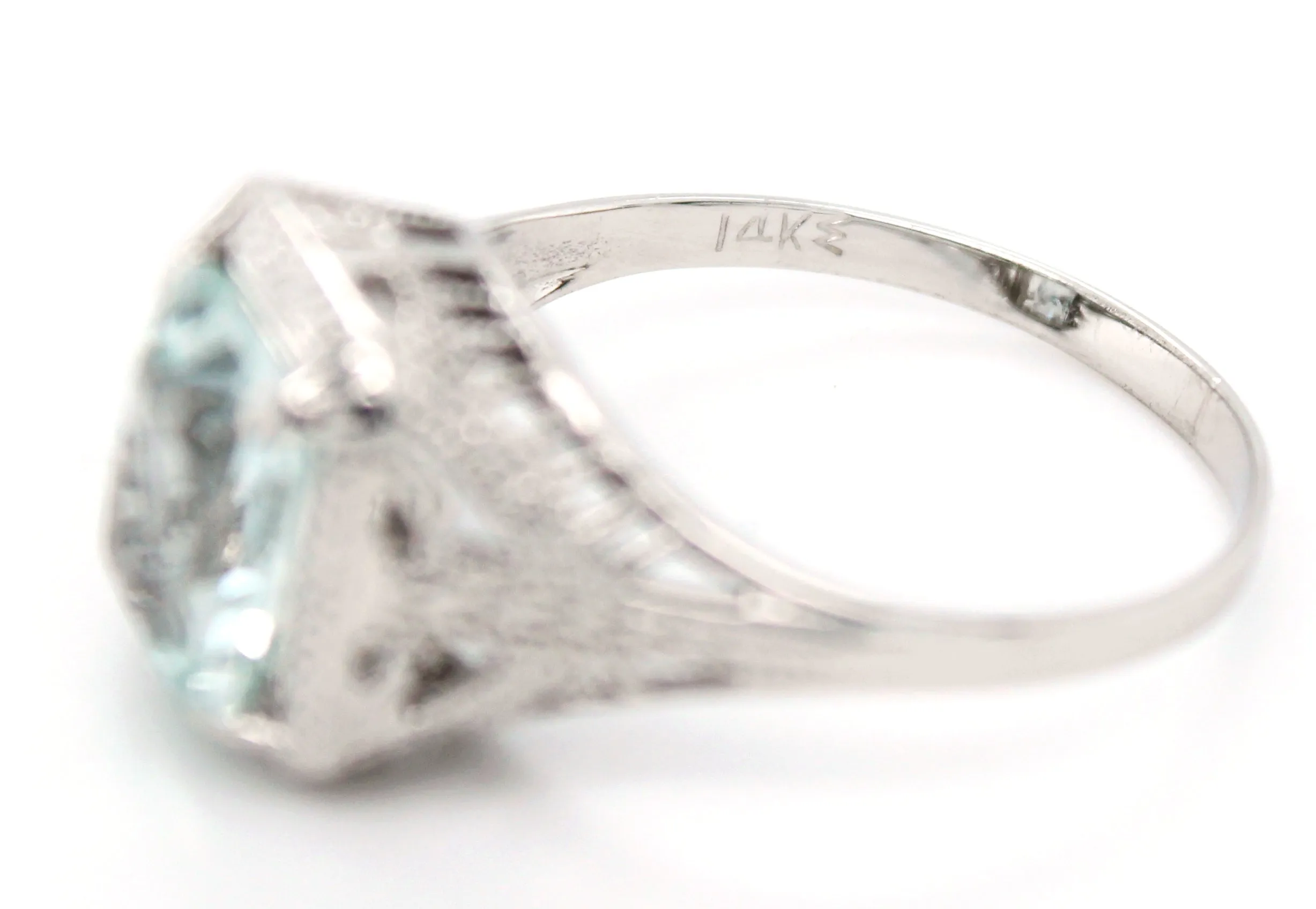 Vintage 1.15ct Emerald-Cut Aquamarine Ring in 14k White Gold | Size 5.25