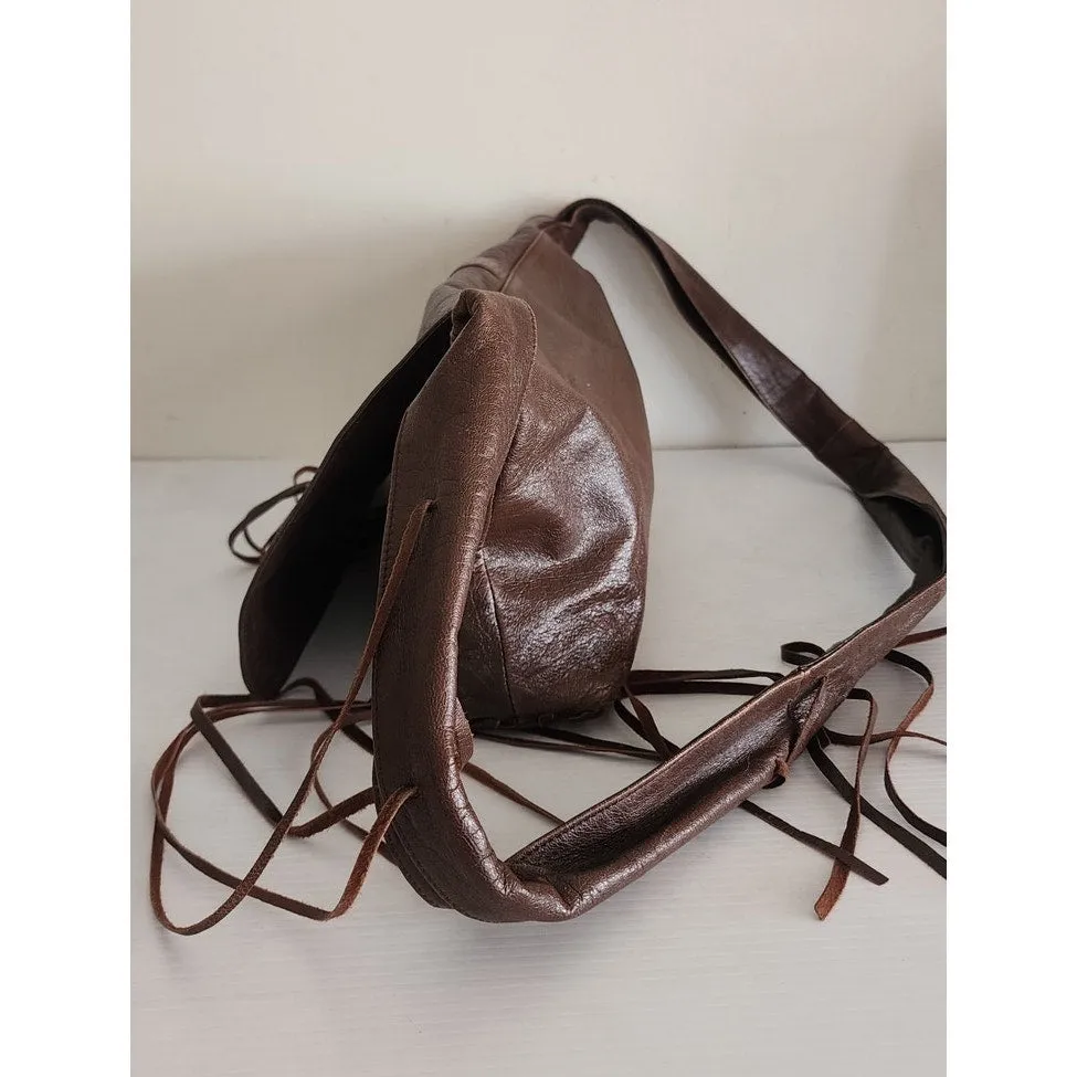 Vintage 2000s BCBG Brown Leather Shoulder Bag w/Fringe