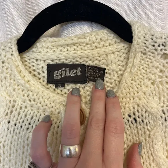 Vintage Cream Handknit Sweater with Pockets and Adorable Wooden Buttons