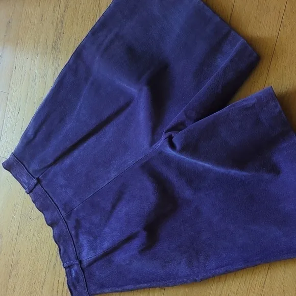 Vintage purple leather high waisted short