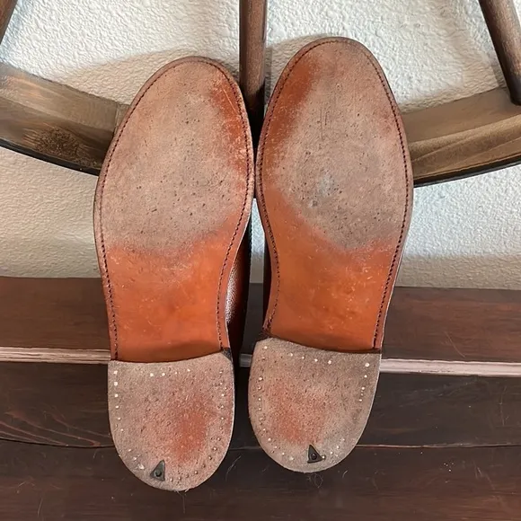 Vintage Sears genuine leather wingtips 74251. Pebbled leather. Men’s size 8EE.