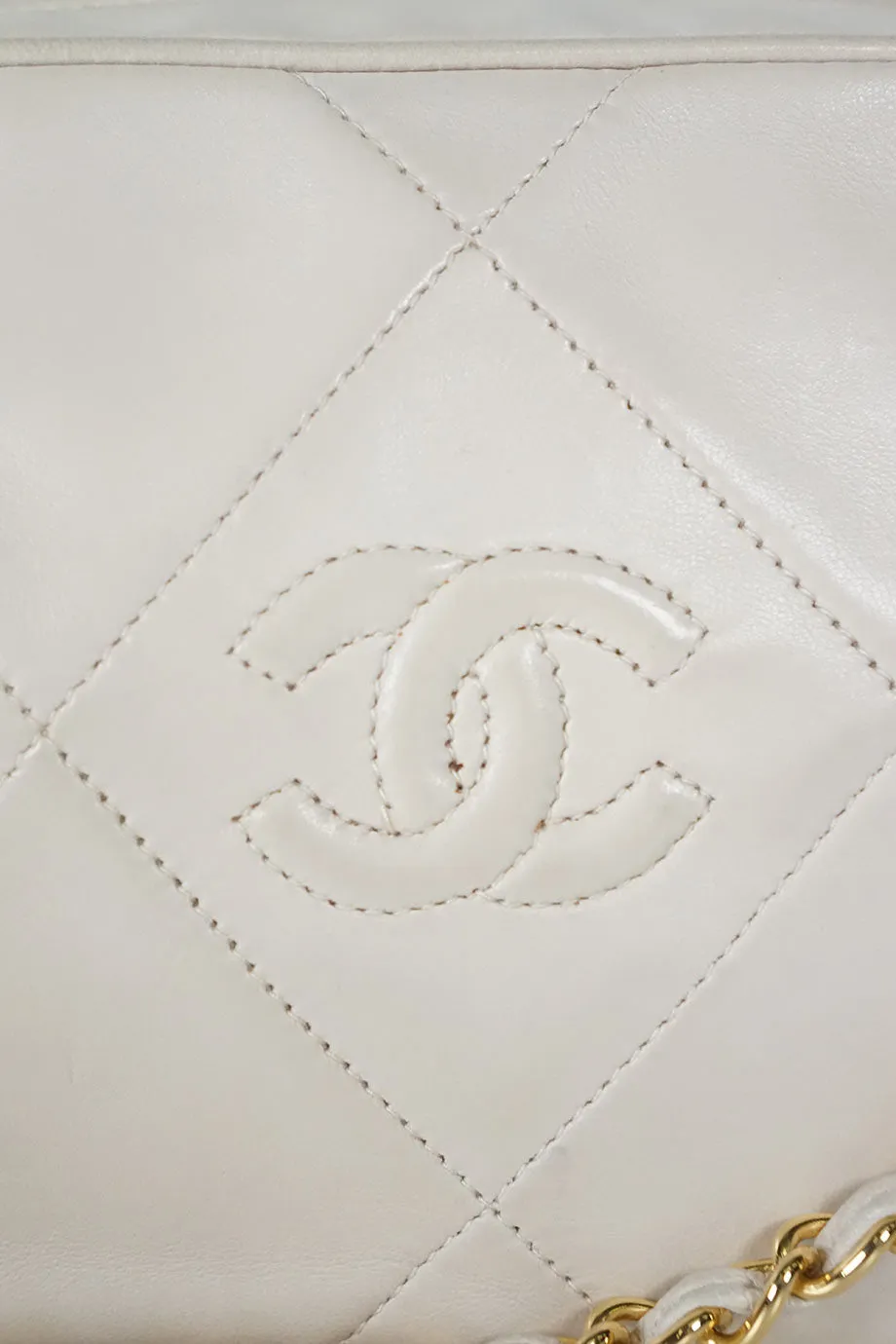 [WB3838] Chanel | Cross-Body Bag