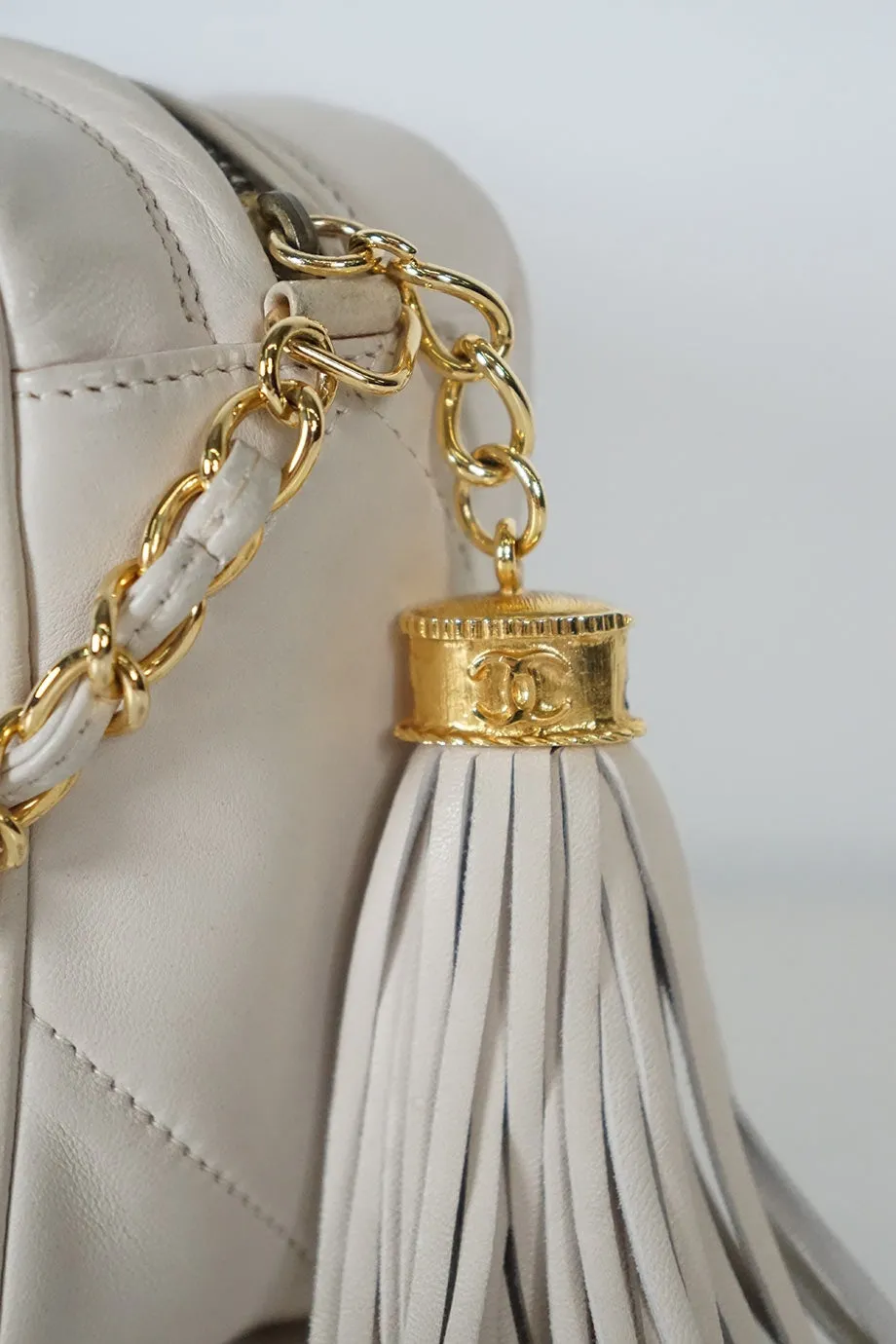 [WB3838] Chanel | Cross-Body Bag