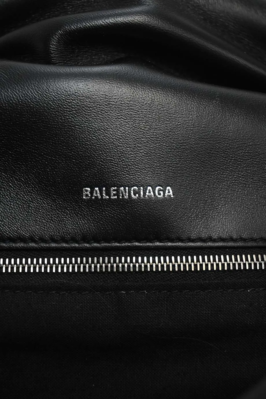 [WB5657] Balenciaga | Cross-Body Bag