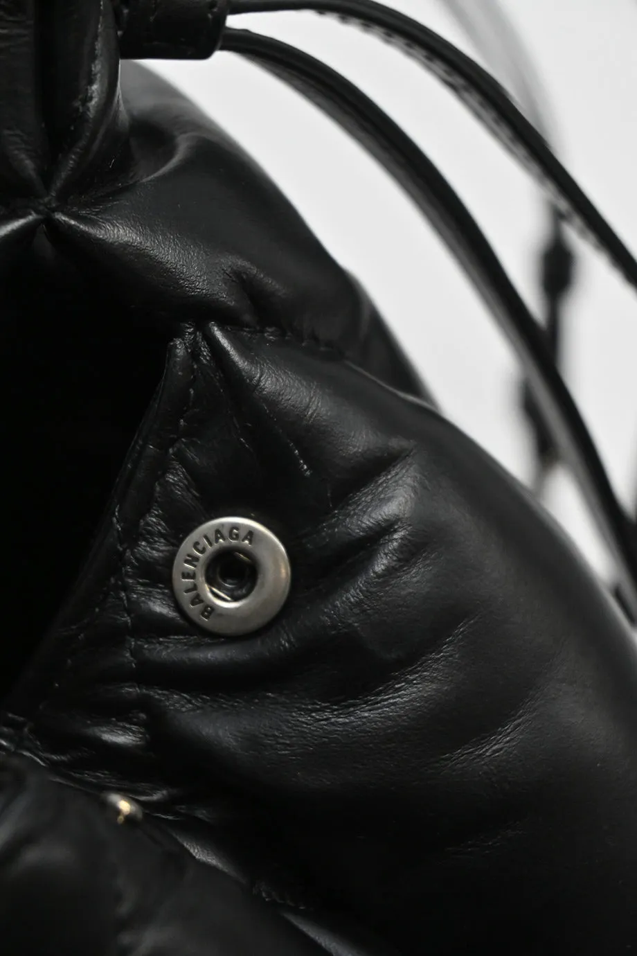 [WB5657] Balenciaga | Cross-Body Bag